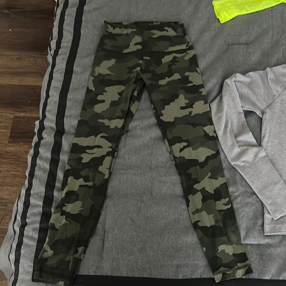 Lulu align 23 camo leggings